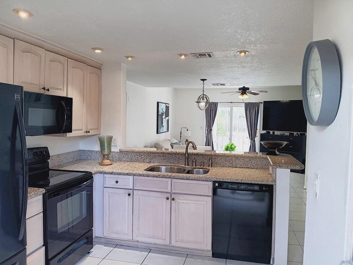 EDGEWATER TOWNHOMES - Residential