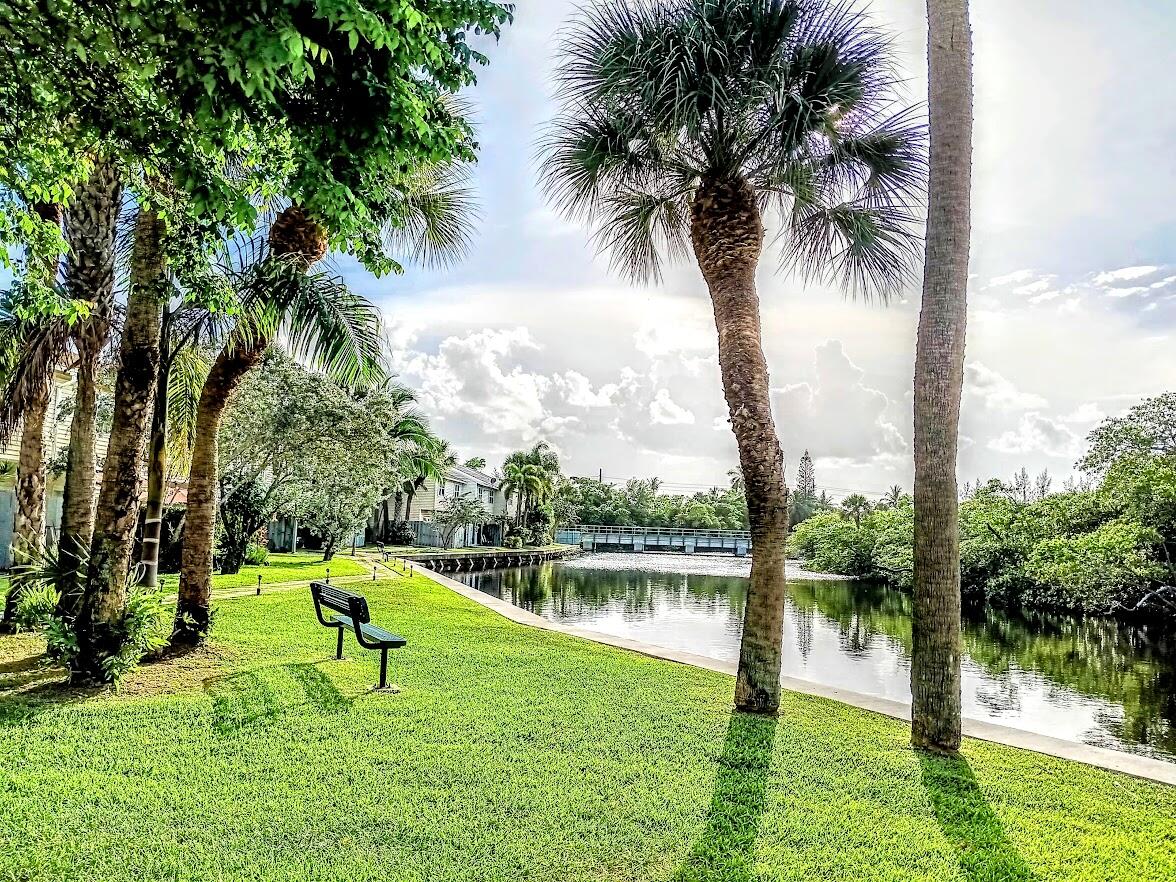 EDGEWATER TOWNHOMES - Residential