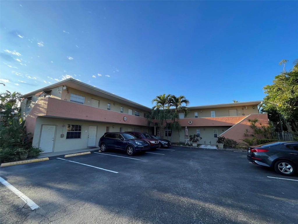 Photo of 999 NE 23 Dr #102, Wilton Manors, FL 33305 (MLS # F10479280)