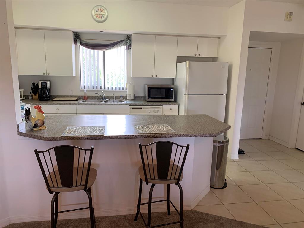 St Tropez Condo - Residential Lease