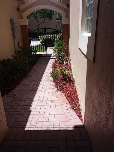 COURTYARDS AT THE GROVE - Residential