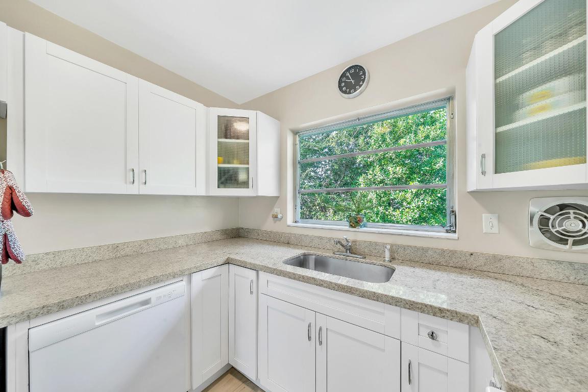 520 NE 7th Avenue 2d