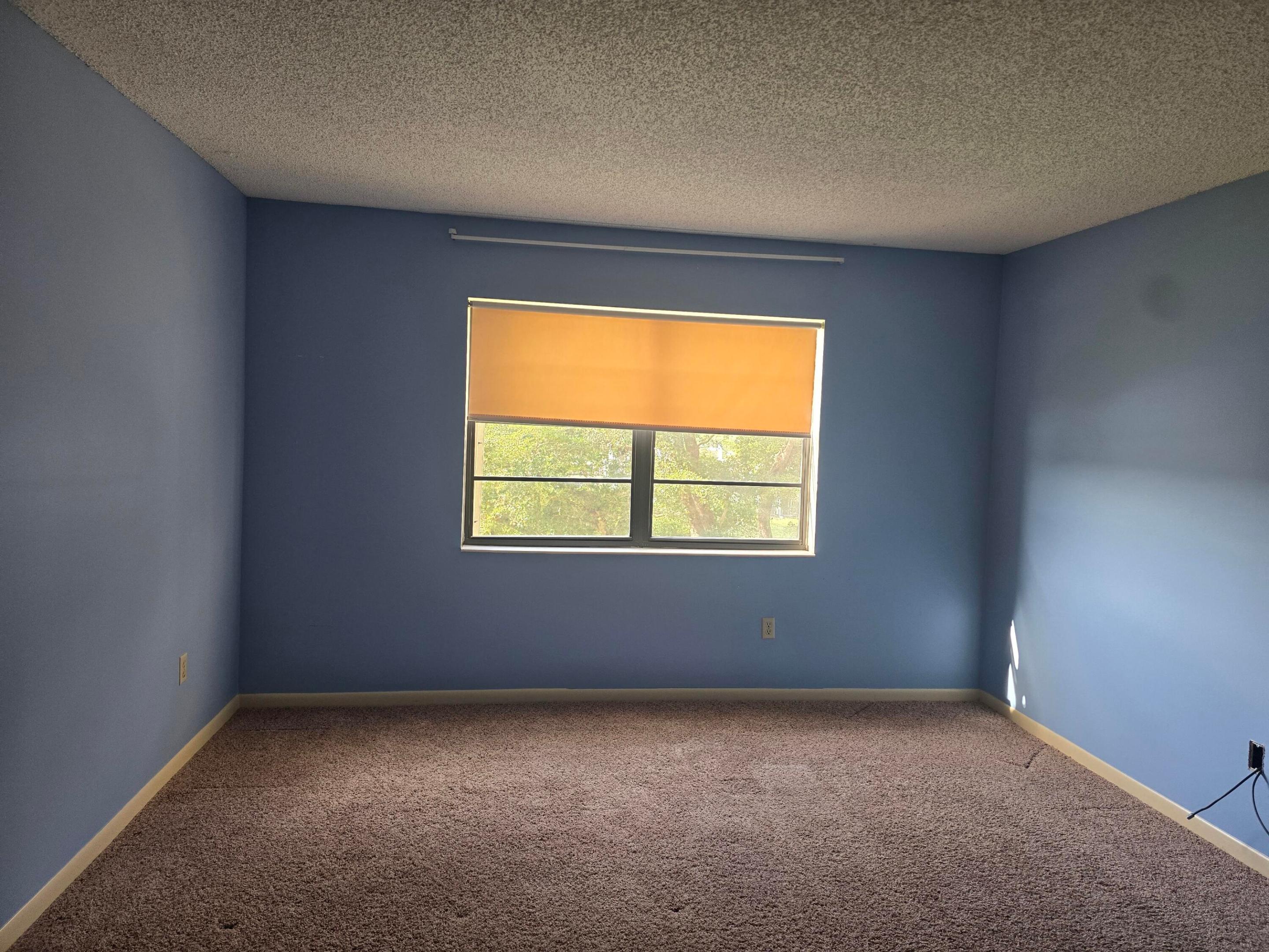 GOLDEN LAKES - Residential