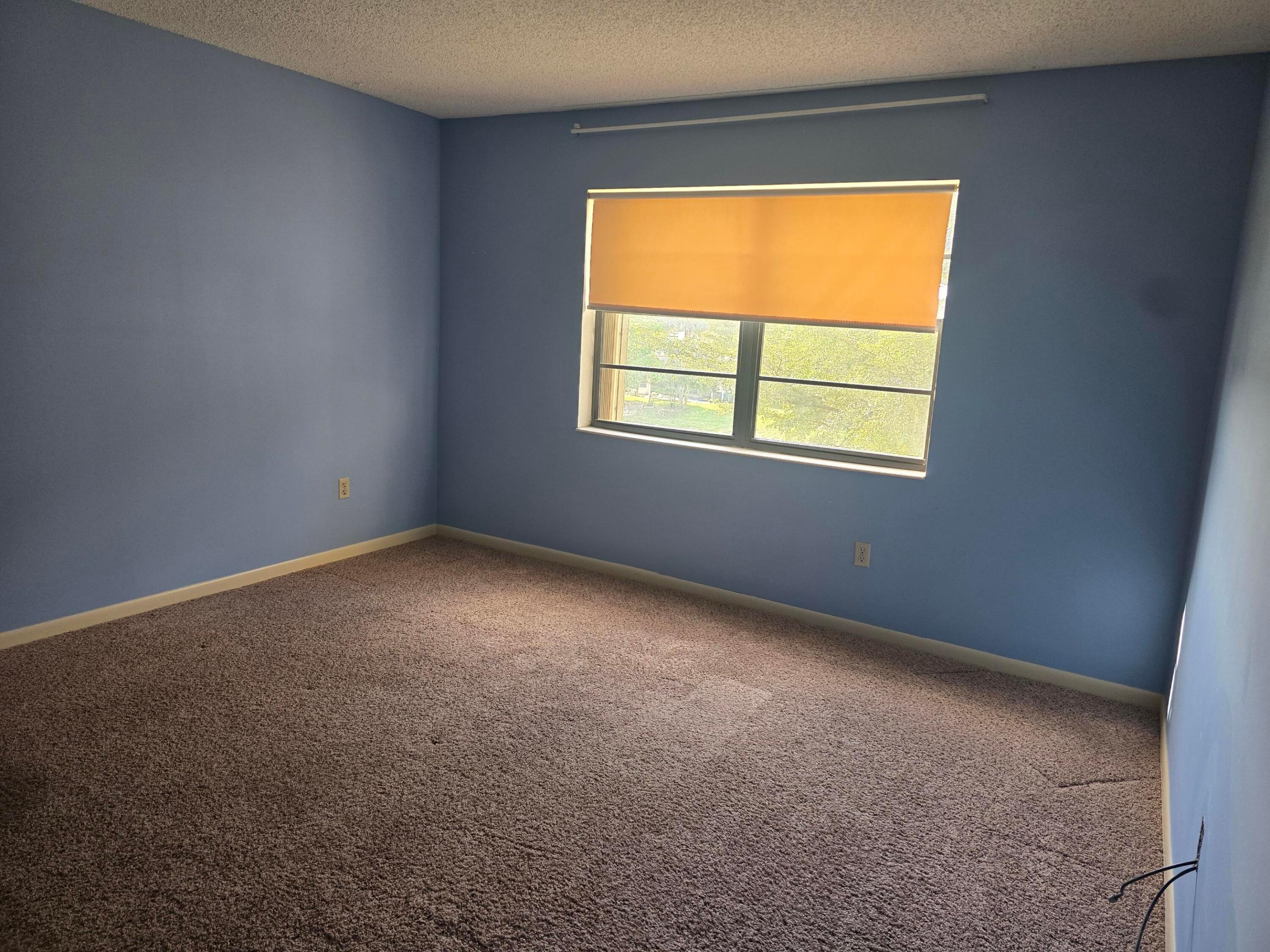 GOLDEN LAKES - Residential