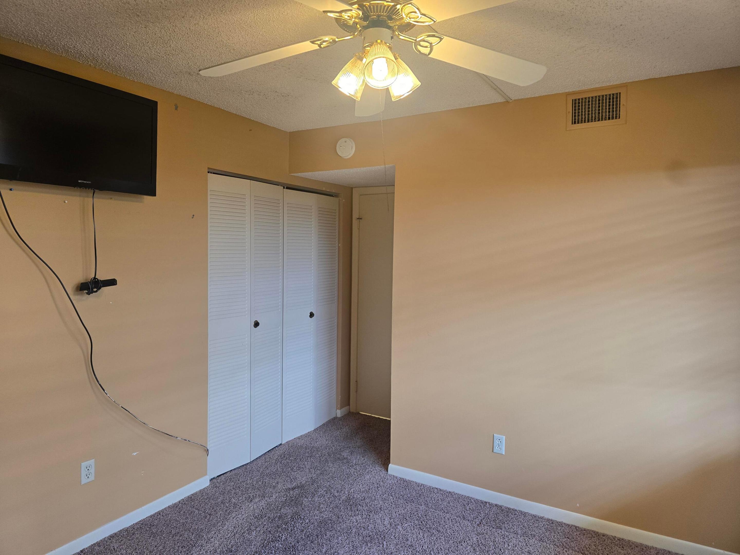 GOLDEN LAKES - Residential