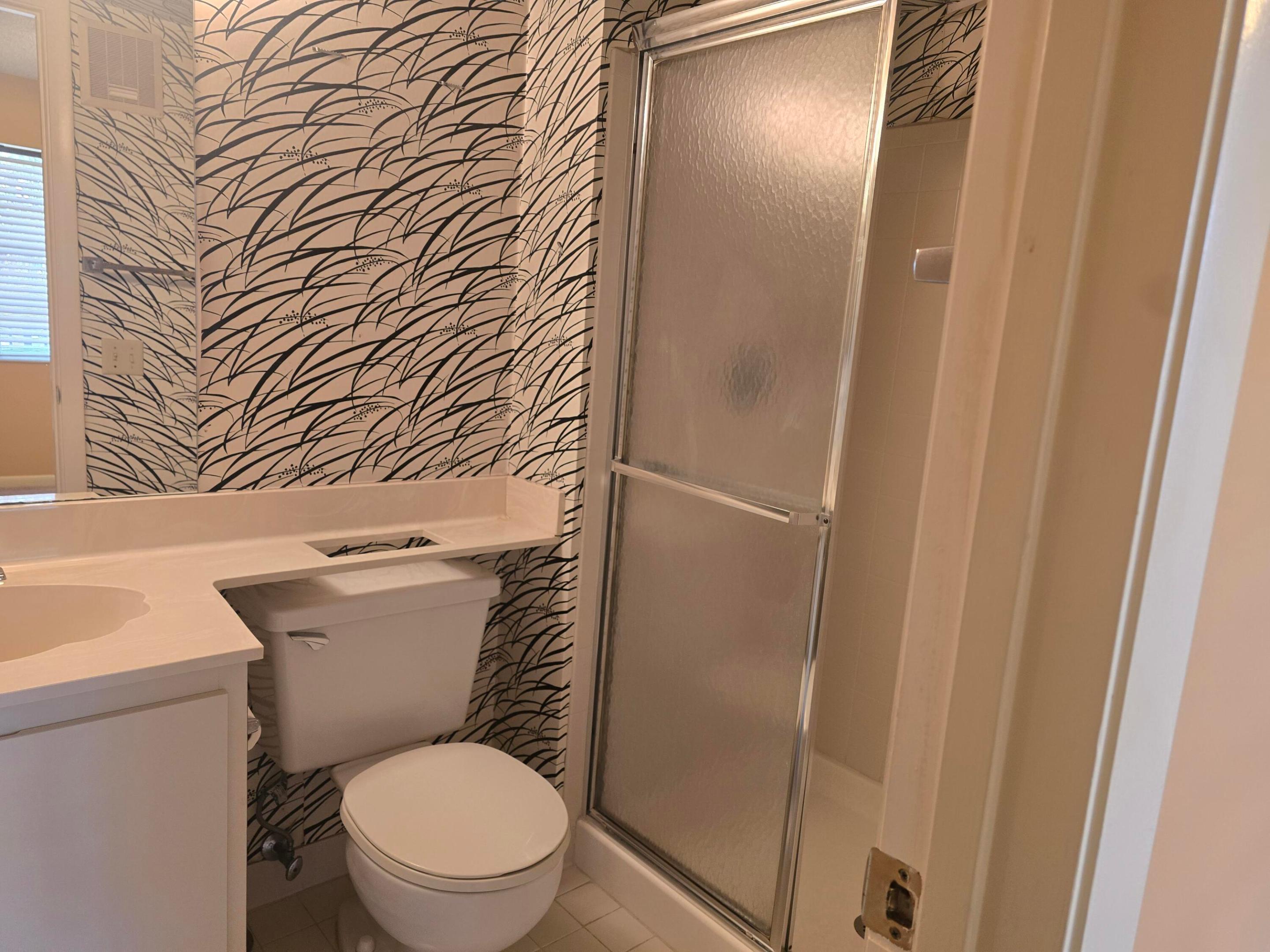 GOLDEN LAKES - Residential