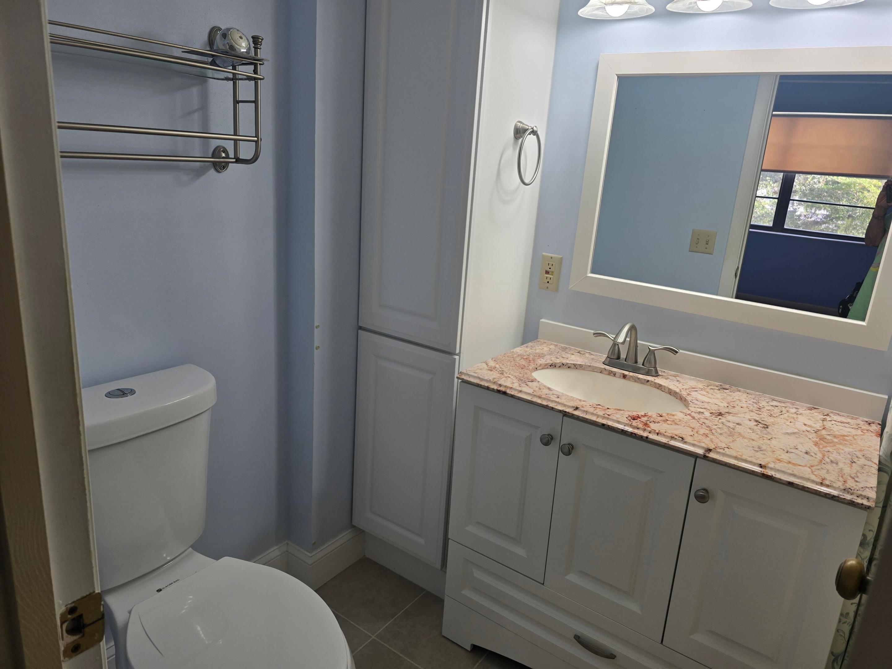 GOLDEN LAKES - Residential