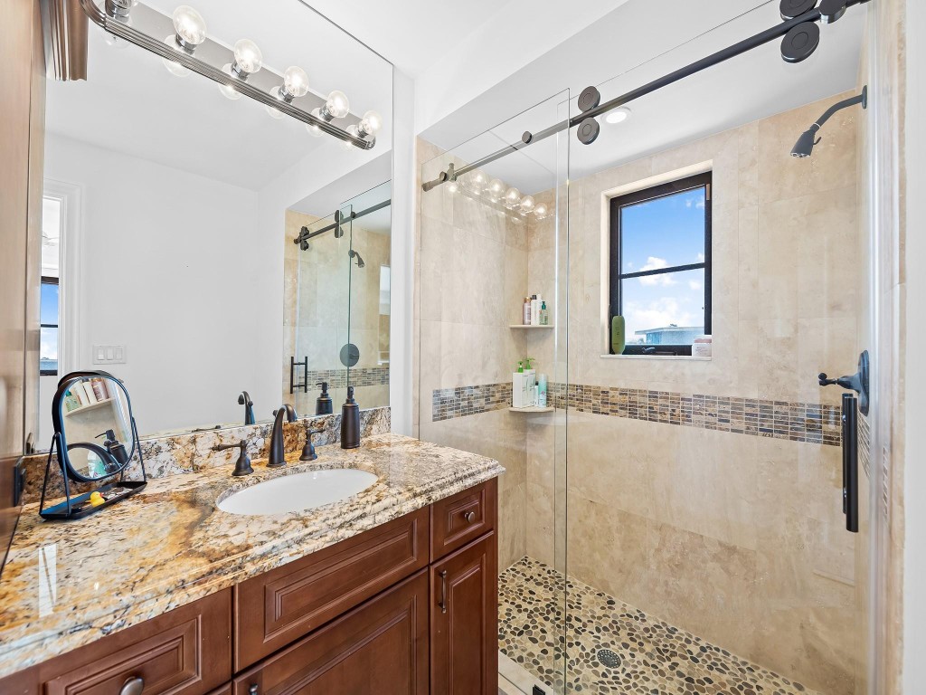 LAS OLAS - Residential