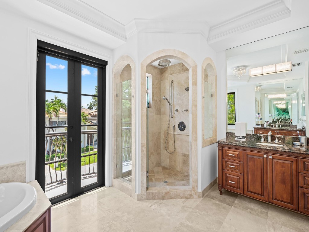 LAS OLAS - Residential