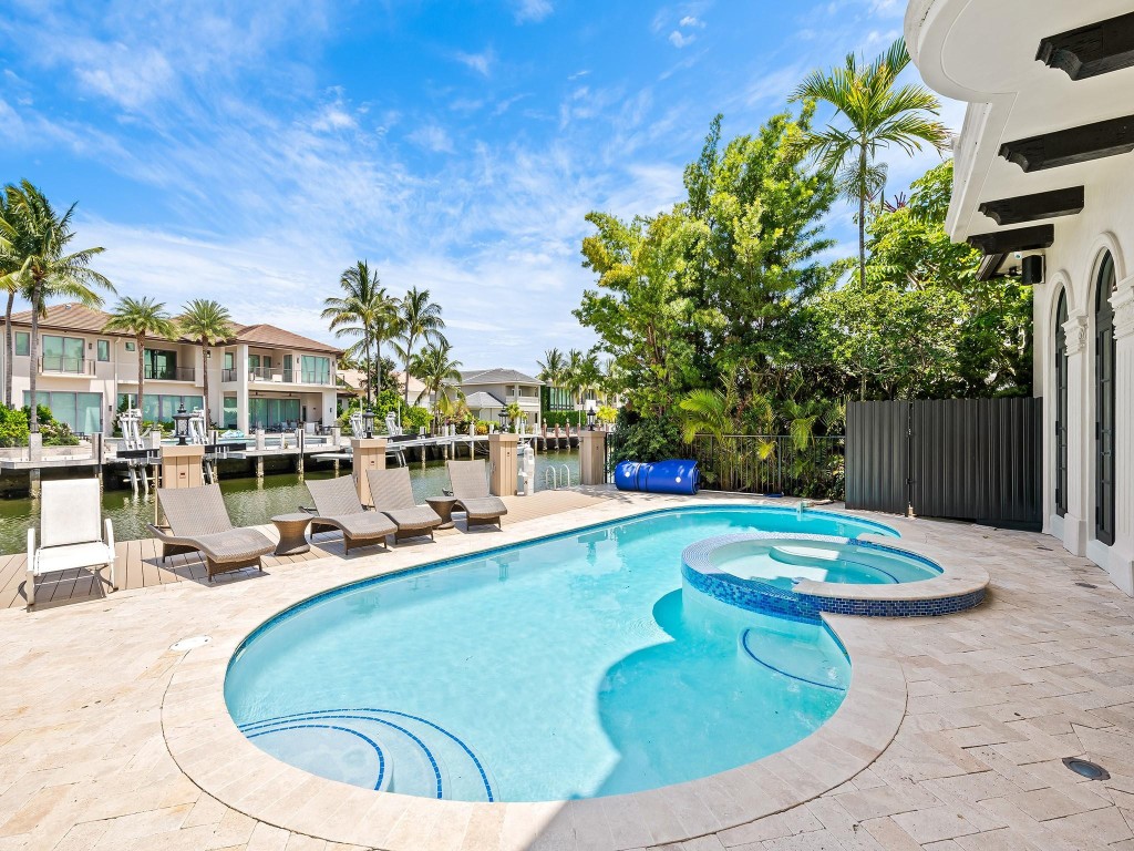 LAS OLAS - Residential