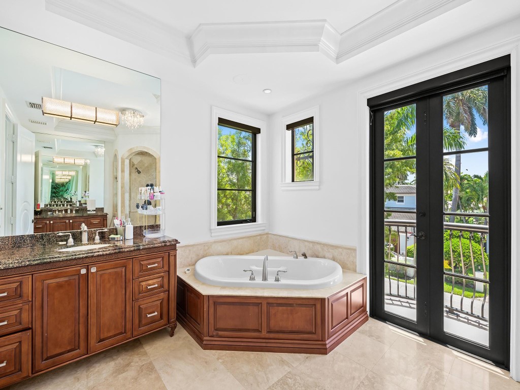 LAS OLAS - Residential