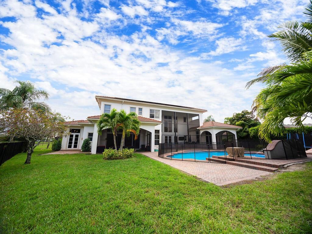 Photo of 9525 Captiva Circle, Boynton Beach, FL 33437 (MLS # R11102059)