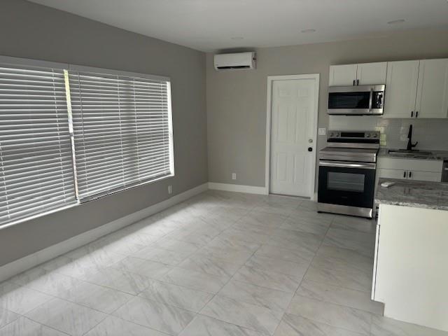 This unit has been completely redone and all appliances are brand new.
Has plenty of parking and private back yard and Laundry on premises.
Easy process to rent.
Acceptance within 72 hours.