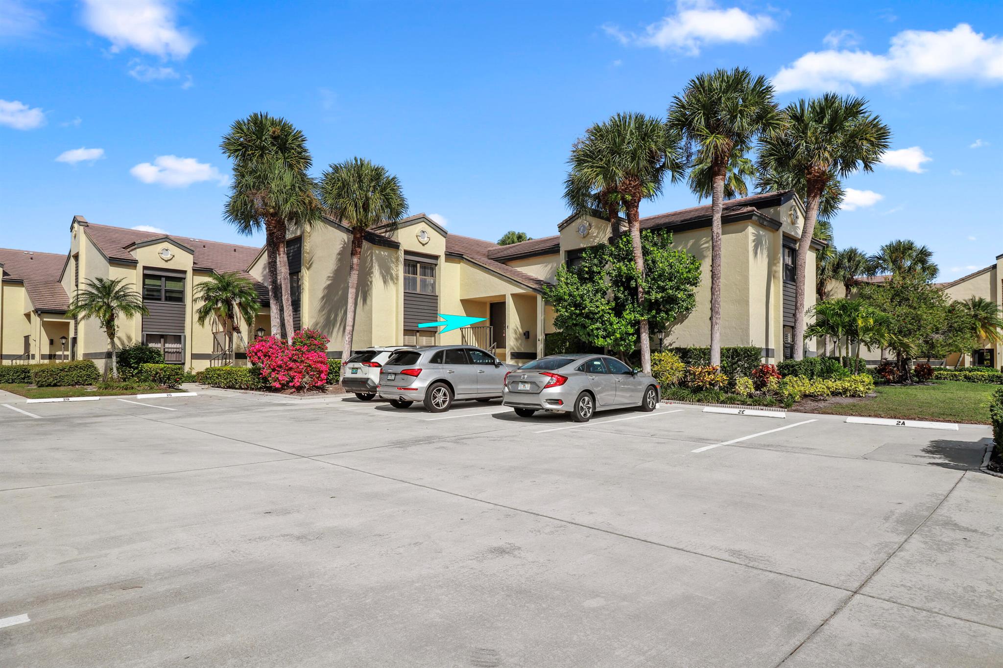 CLUBHOUSE COURT CONDO - Residential Lease