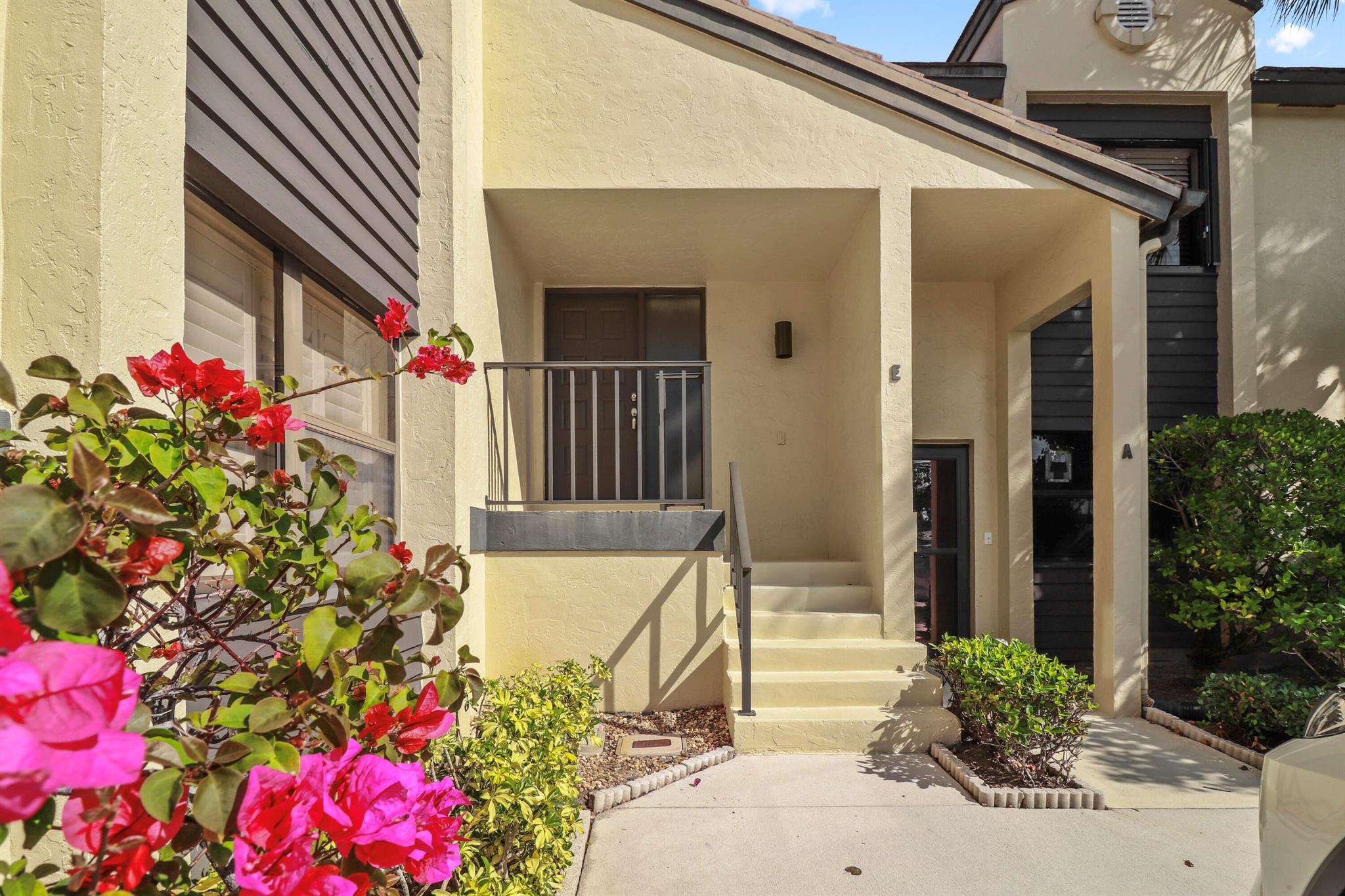 CLUBHOUSE COURT CONDO - Residential Lease