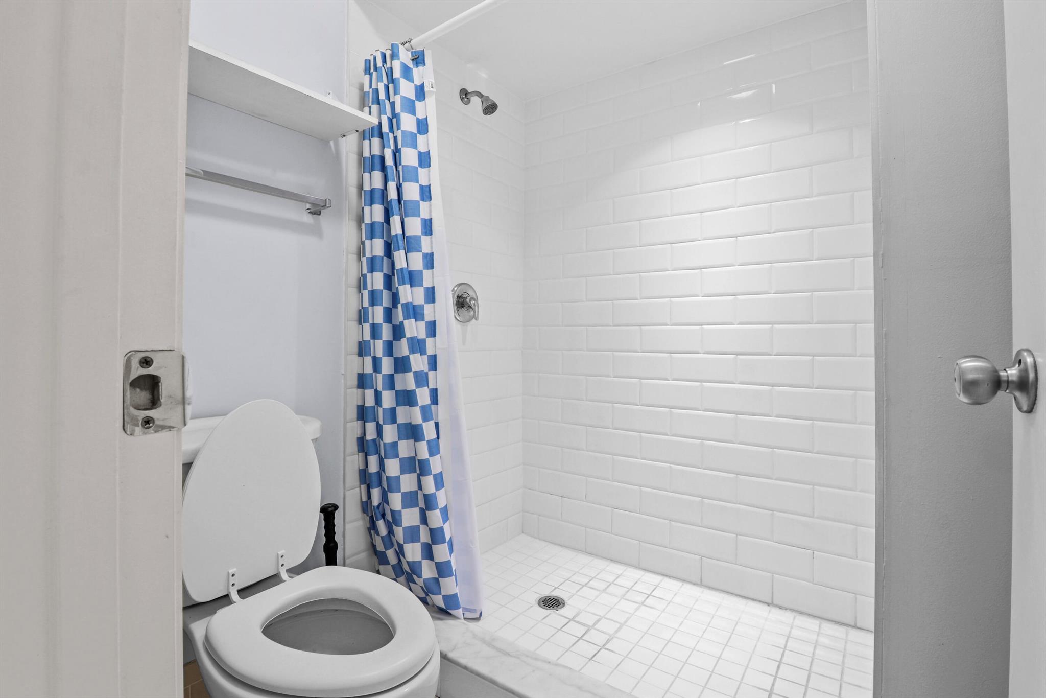 CLUBHOUSE COURT CONDO - Residential Lease