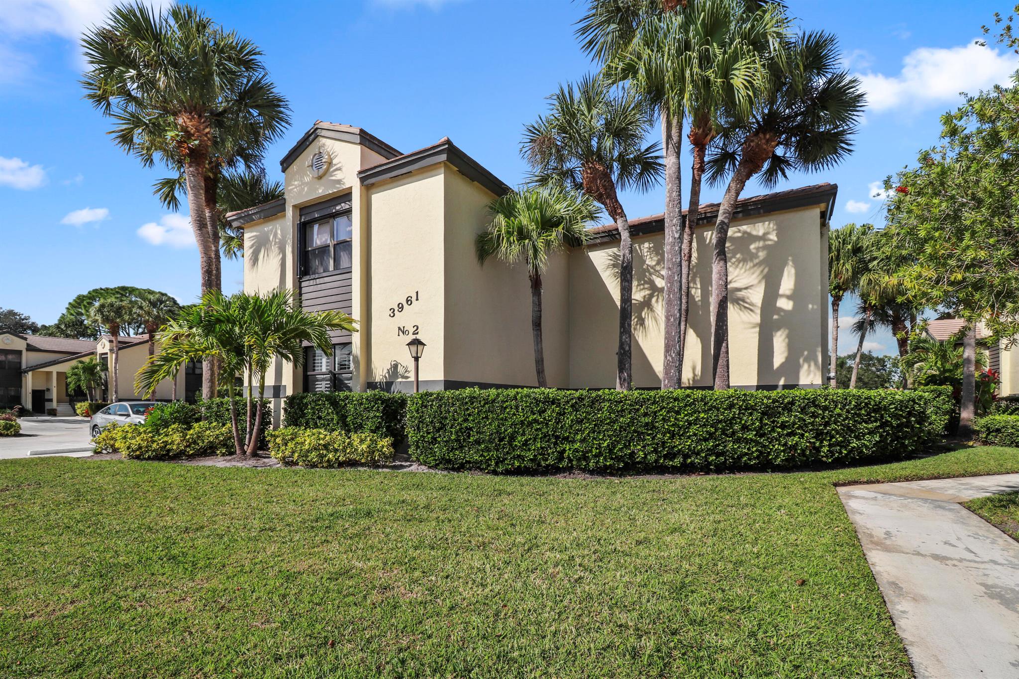 CLUBHOUSE COURT CONDO - Residential Lease