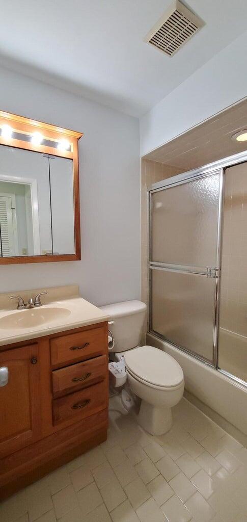 CLUBHOUSE COURT CONDO - Residential Lease