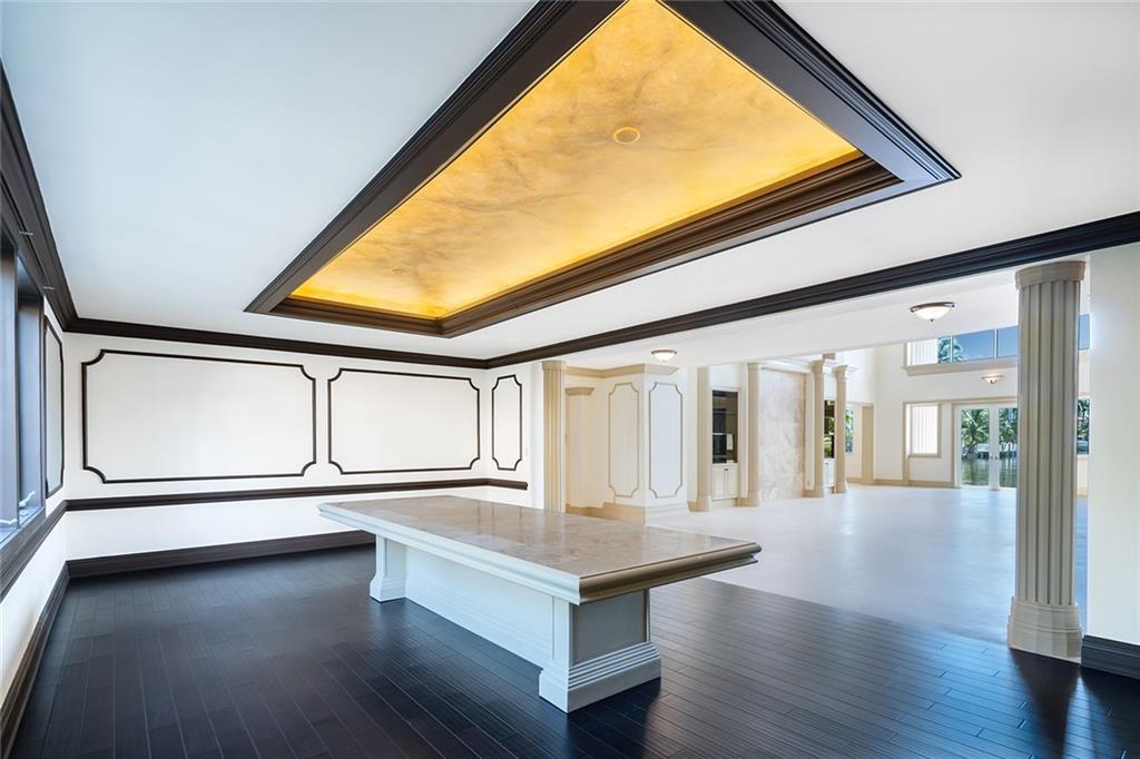 RIVIERA ISLE - Residential