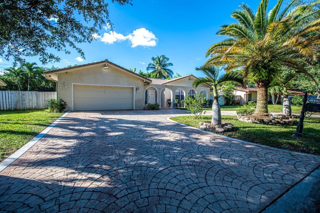 Photo of 11200 NW 39th Court, Coral Springs, FL 33065 (MLS # F10534250)