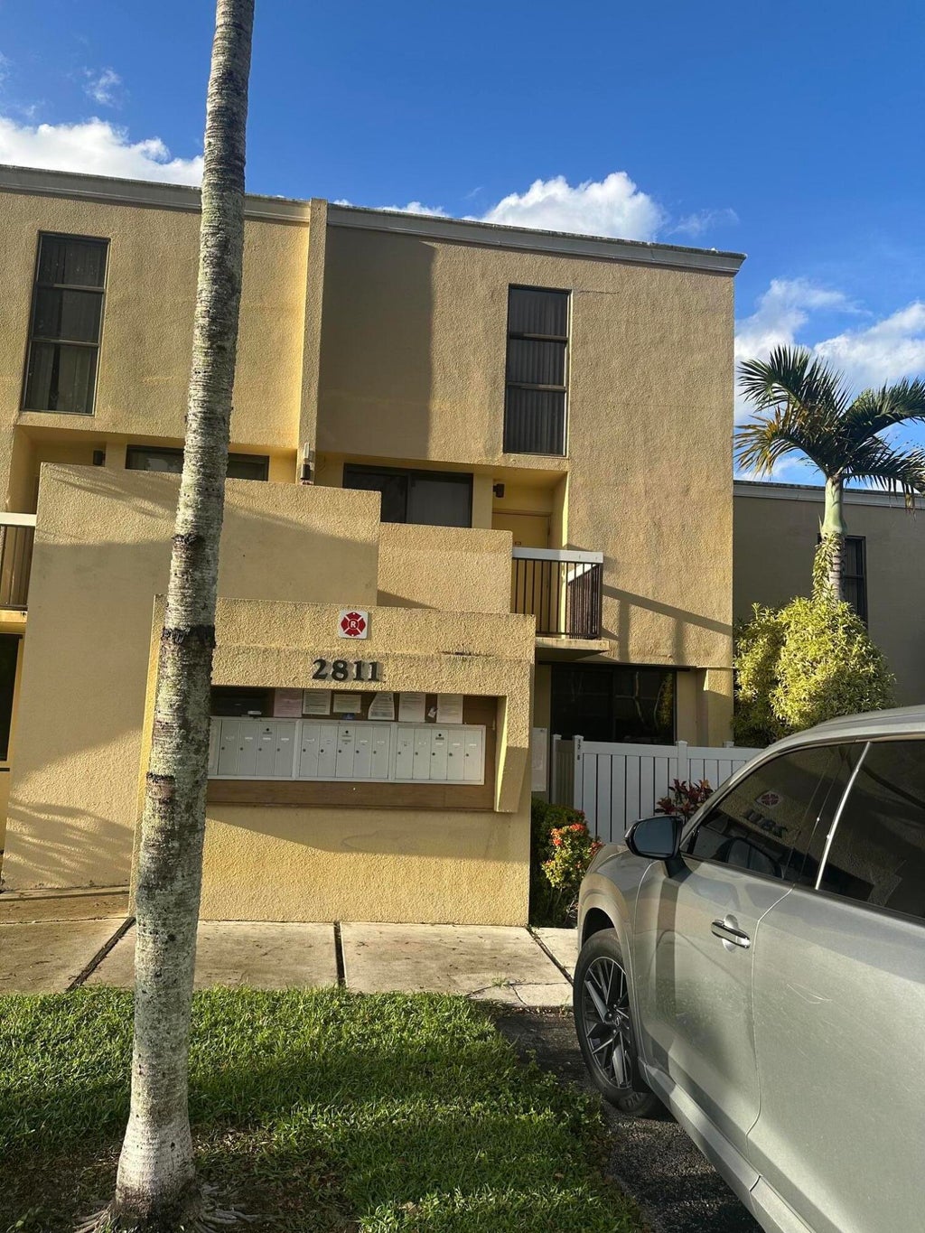 Photo of 2811 SW 87th Terrace, Davie, FL 33328 (MLS # B26080777)