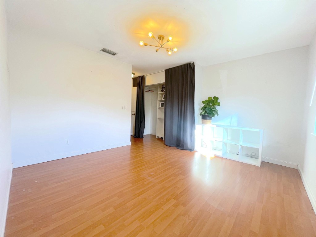 CHATEAU ON THE KNOLL - Residential