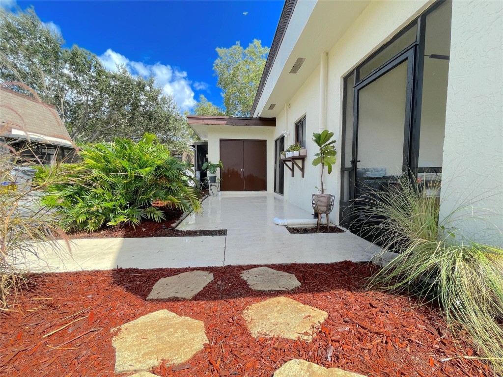 CHATEAU ON THE KNOLL - Residential