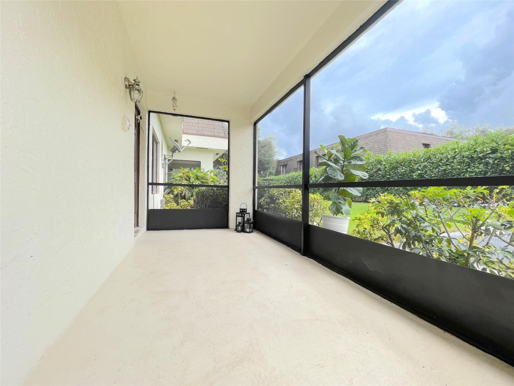 CHATEAU ON THE KNOLL - Residential