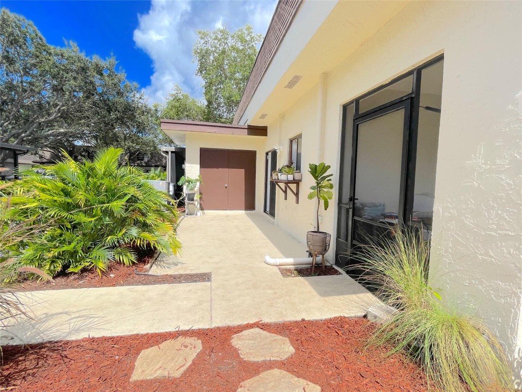 CHATEAU ON THE KNOLL - Residential