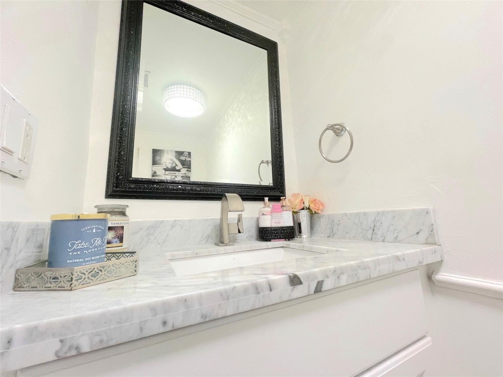 CHATEAU ON THE KNOLL - Residential