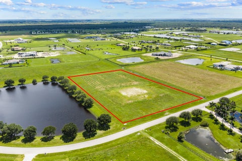 Photo of 3700 SW Stoneybrook Way, Palm City, FL 34990 (MLS # B26076835)