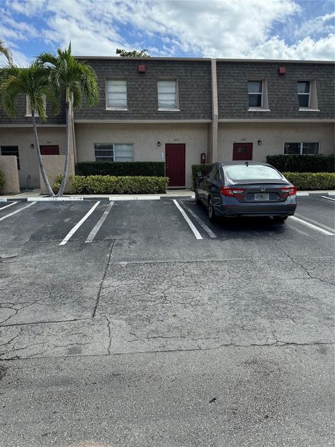 3314 Mallard Close 77 Pompano Beach FL 33064
