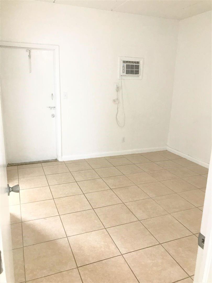Oakland Manors Amd - Residential Lease