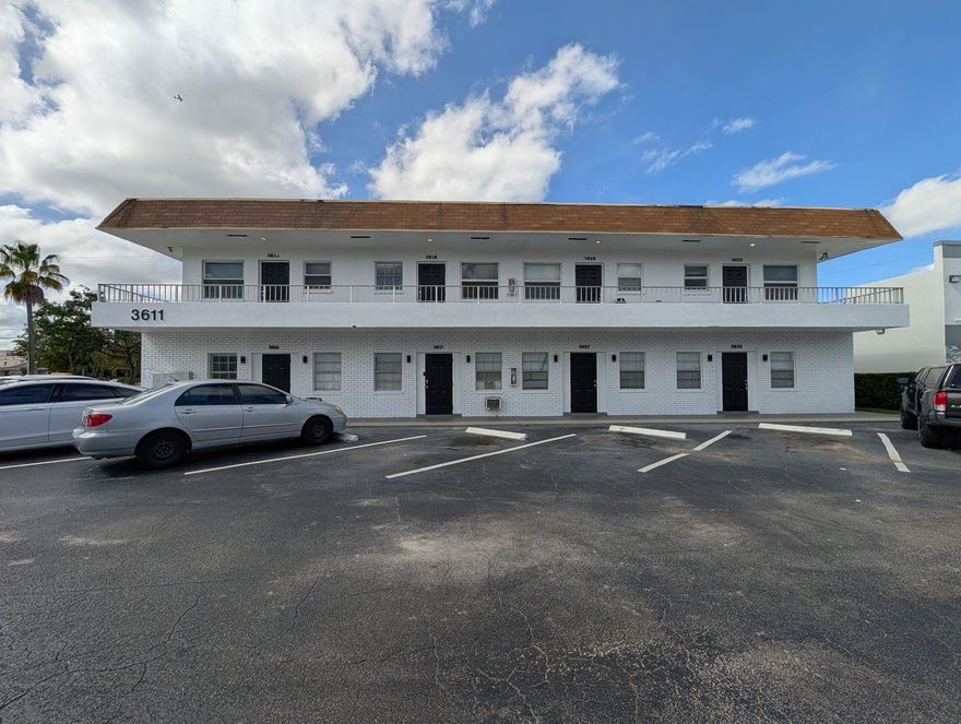 Welcome to this fully renovated lovely floor 1 bedroom, 1 bathroom apartment located in Oakland Park, Florida, just across from Oakland Park utilities. This cozy and inviting apartment is perfect for those who want to experience the relaxed coastal lifestyle of one of South Florida's most charming cities. As you enter the apartment, you'll immediately notice the bright and airy atmosphere. The kitchen is fully equipped with a refrigerator and stove.