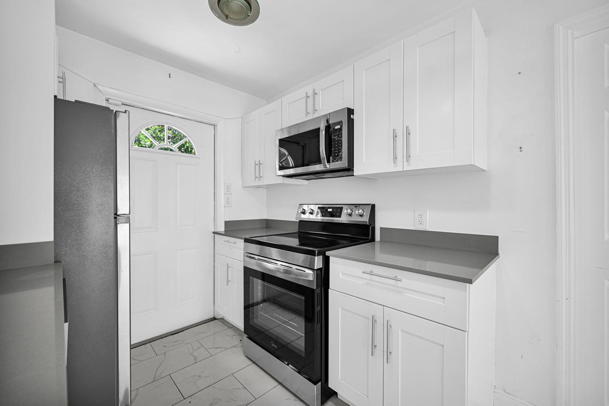 COLLIER MANOR 2ND ADD - Residential Lease