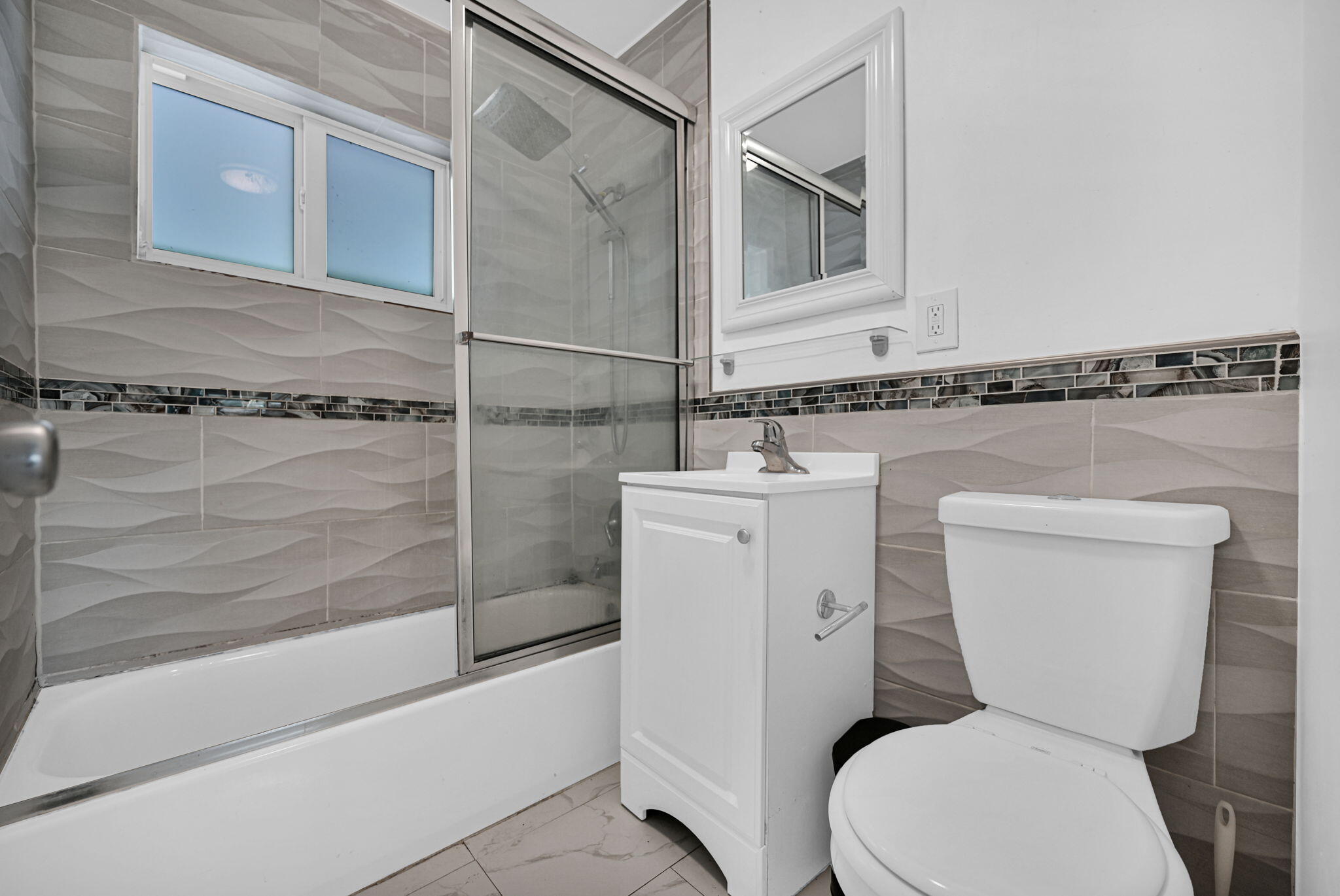 COLLIER MANOR 2ND ADD - Residential Lease