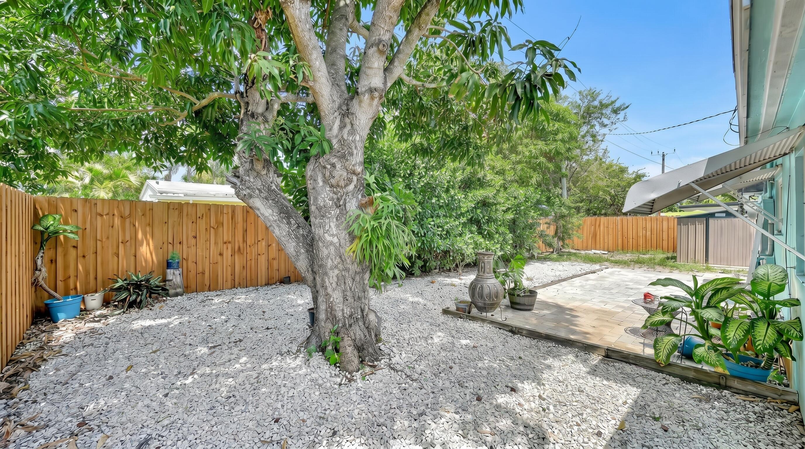 COLLIER MANOR 2ND ADD - Residential Lease