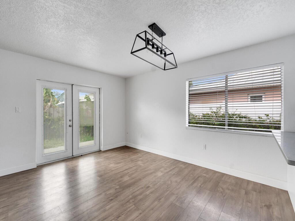 135 S KENNETH Court