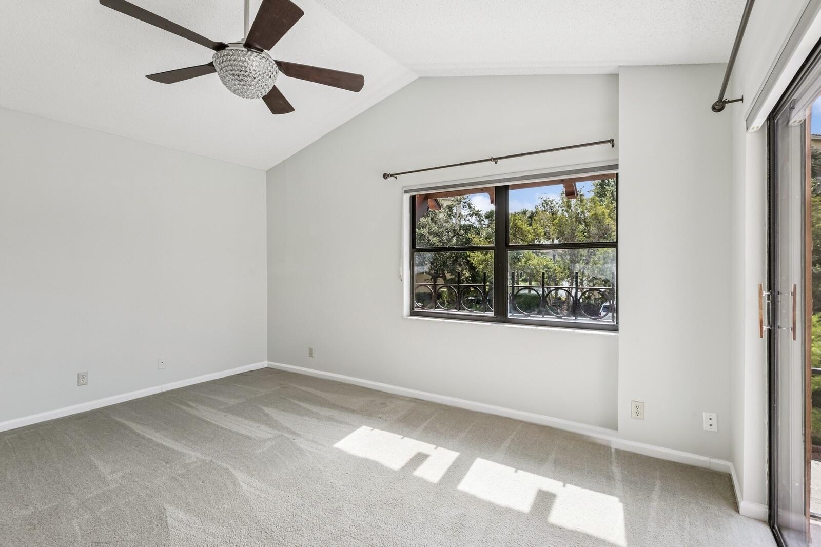 UNO LAGO - Residential