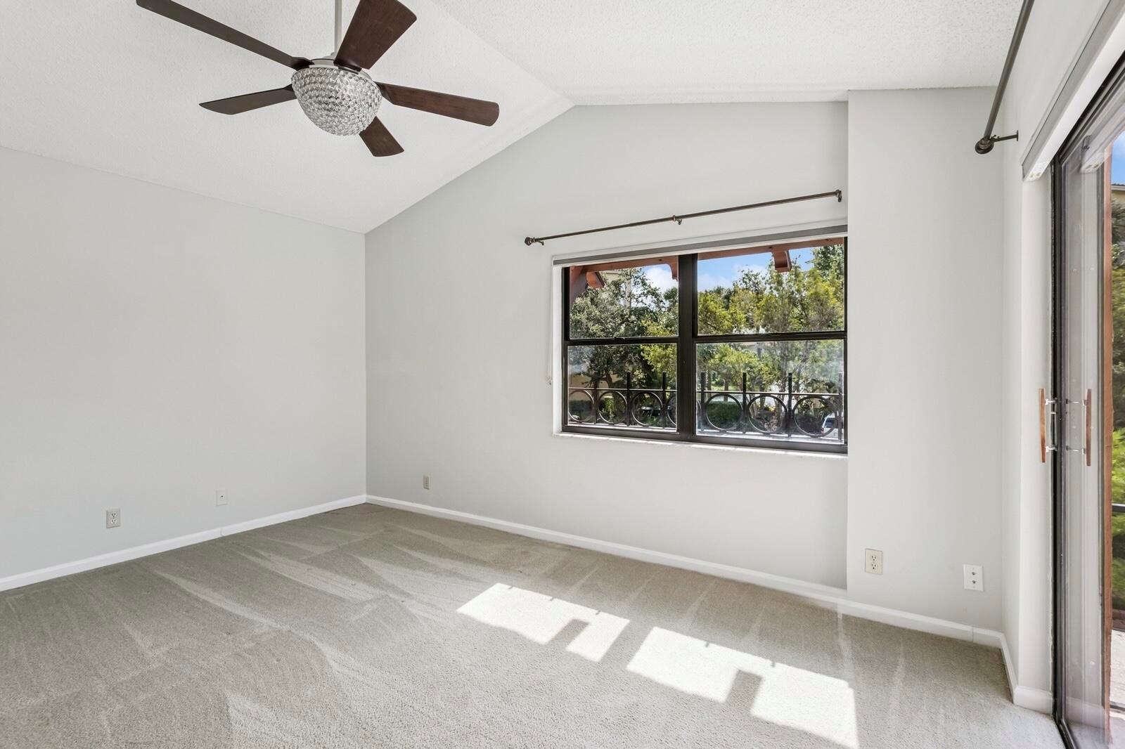 UNO LAGO - Residential