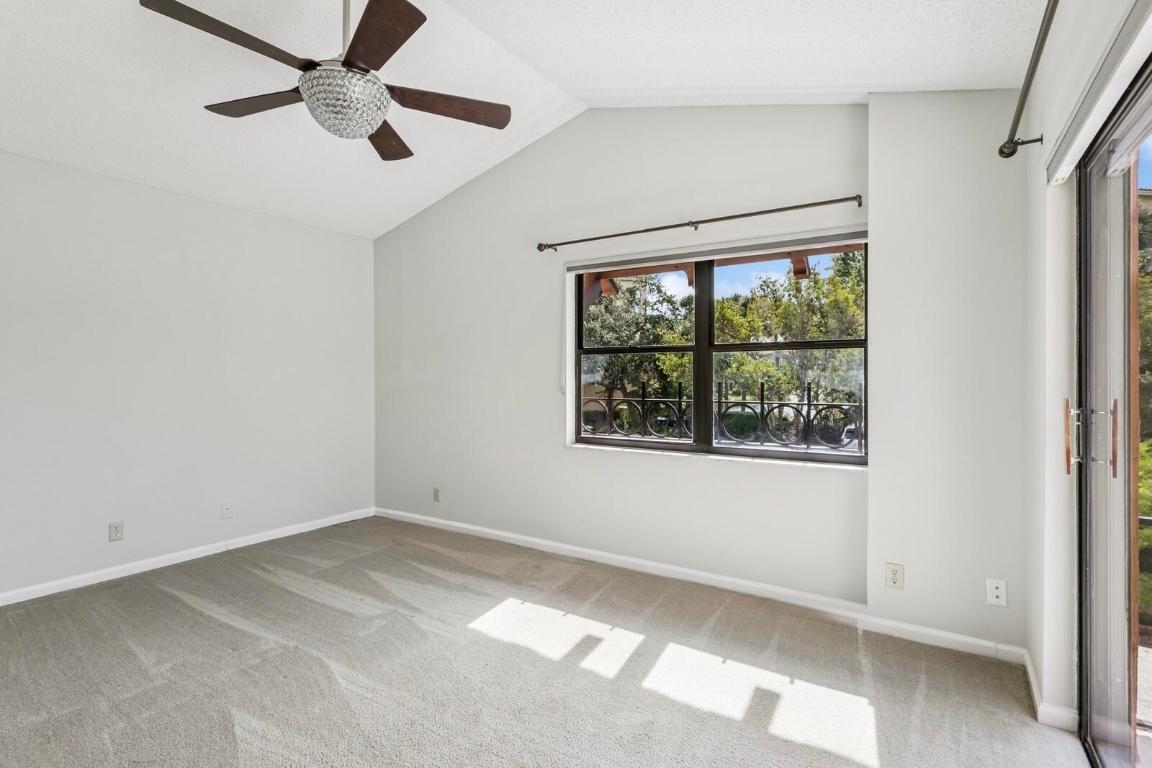 UNO LAGO - Residential