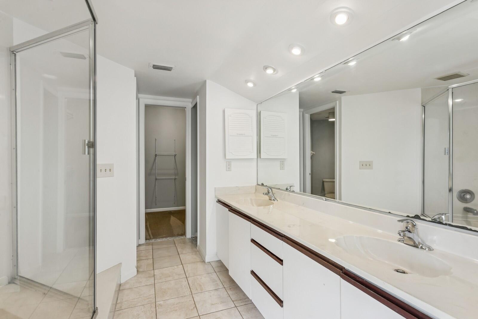 UNO LAGO - Residential