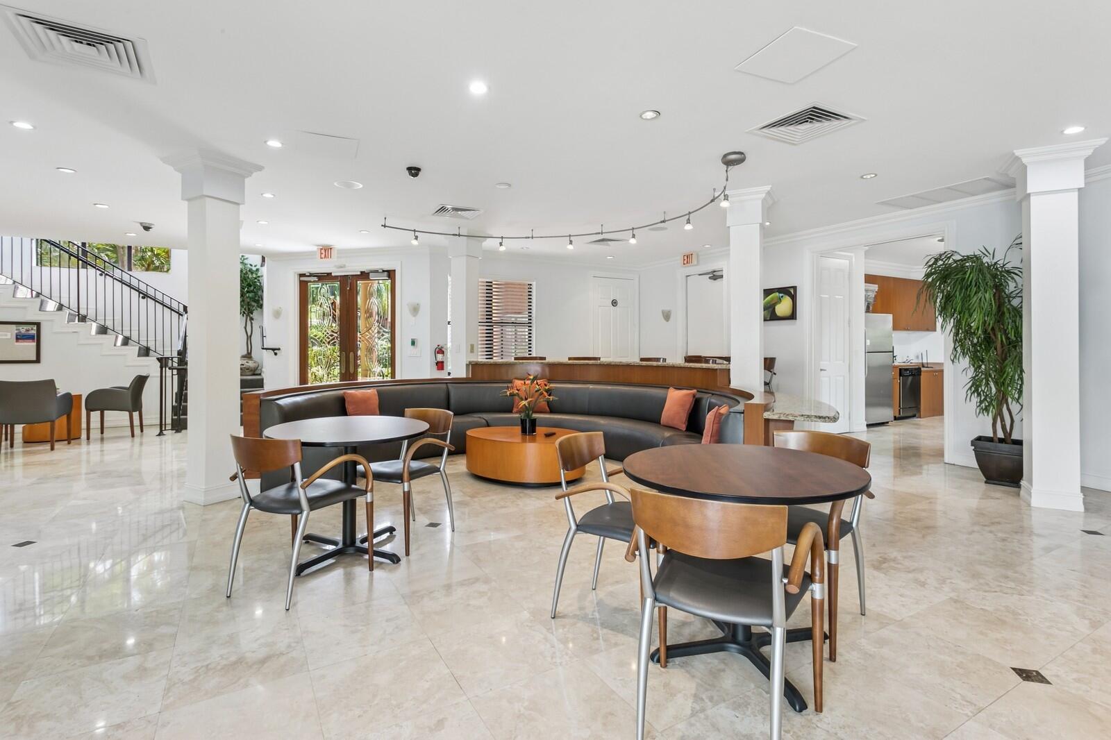 UNO LAGO - Residential