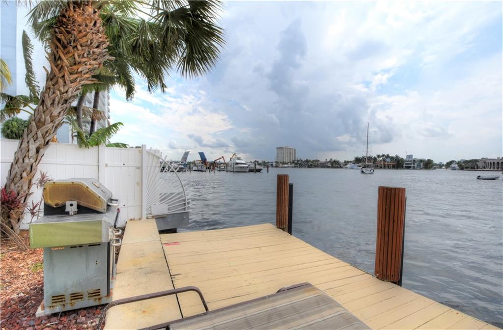 Harbor House East - Residential