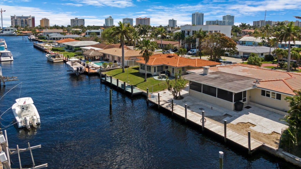 Photo of 2537 SE 10th Court, Pompano Beach, FL 33062 (MLS # R10957990)