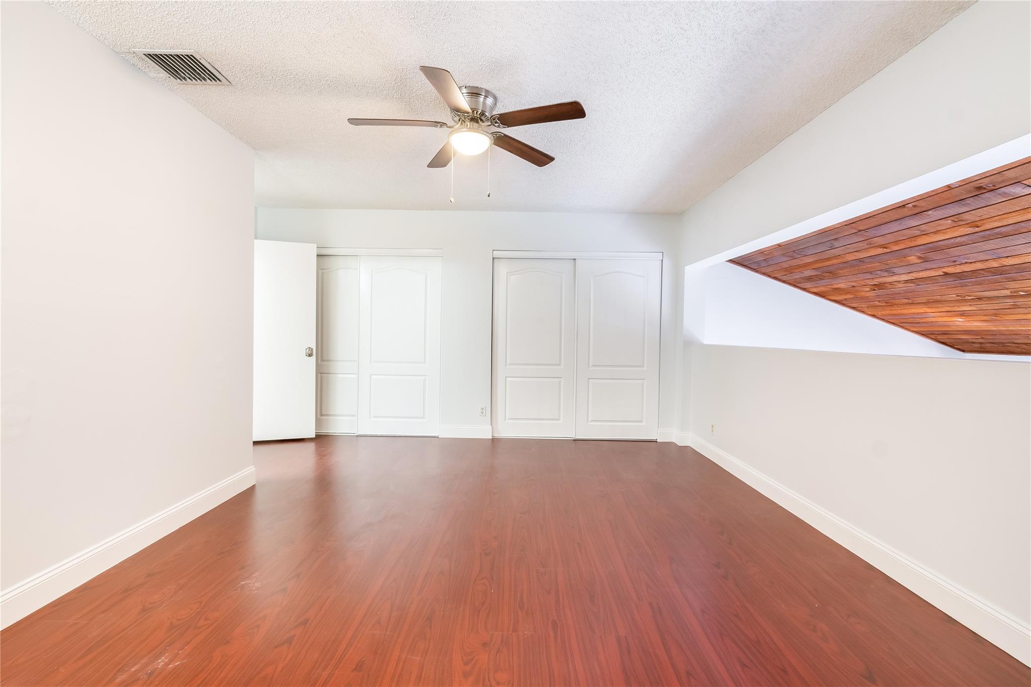 VILLAS OF PLANTATION - Residential Lease