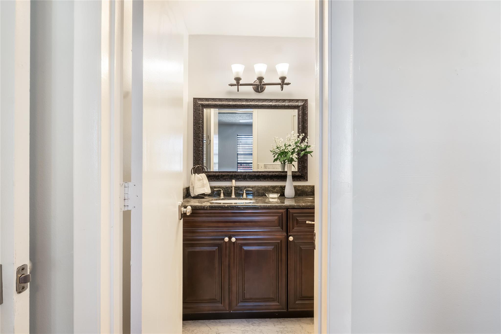 VILLAS OF PLANTATION - Residential Lease