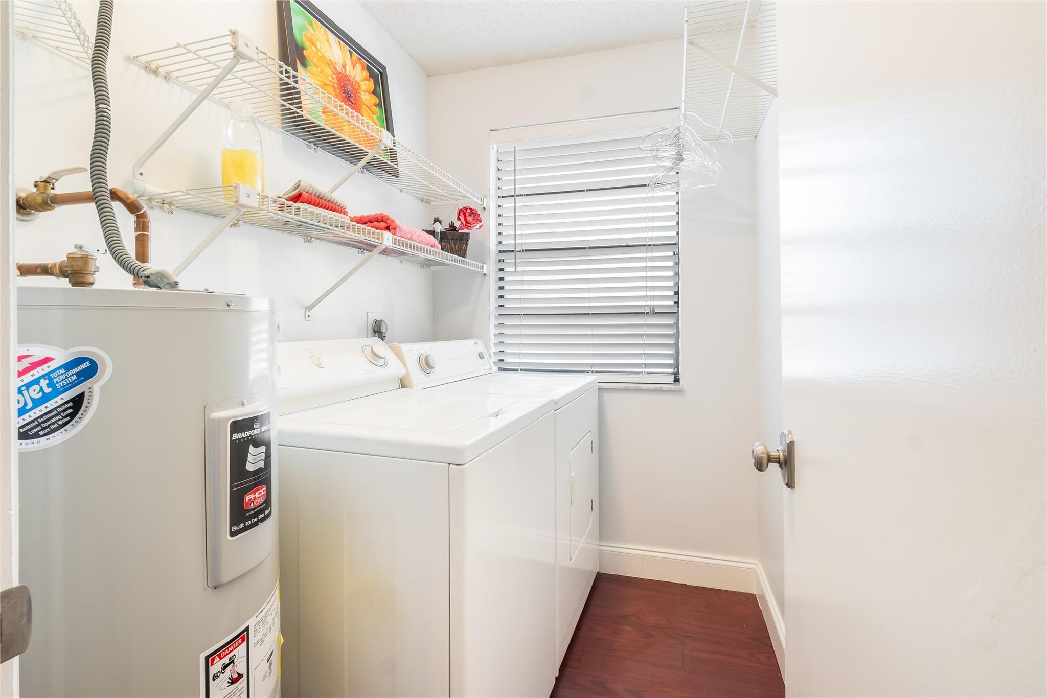 VILLAS OF PLANTATION - Residential Lease