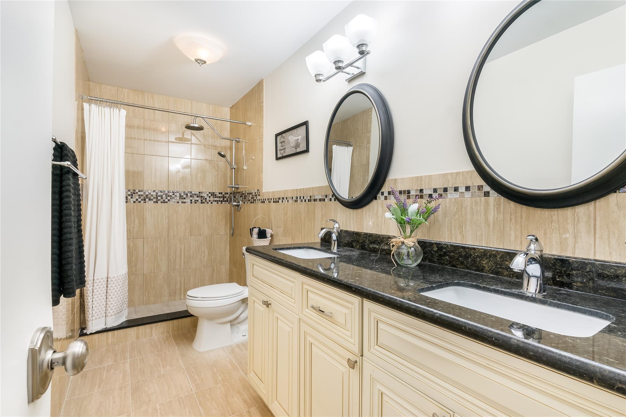 VILLAS OF PLANTATION - Residential Lease