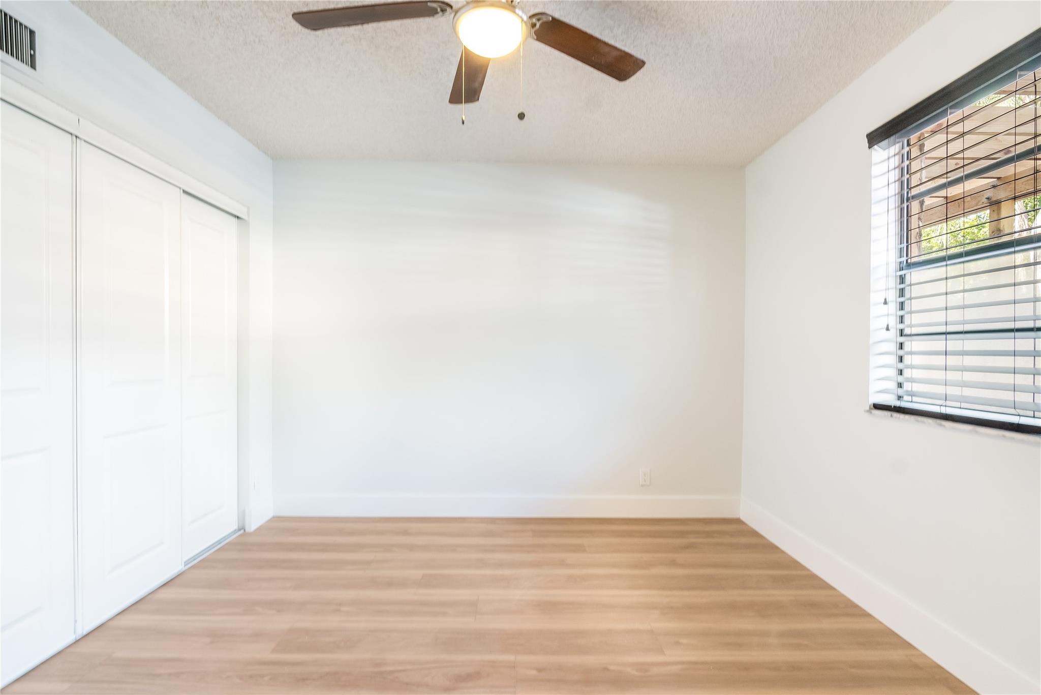 VILLAS OF PLANTATION - Residential Lease